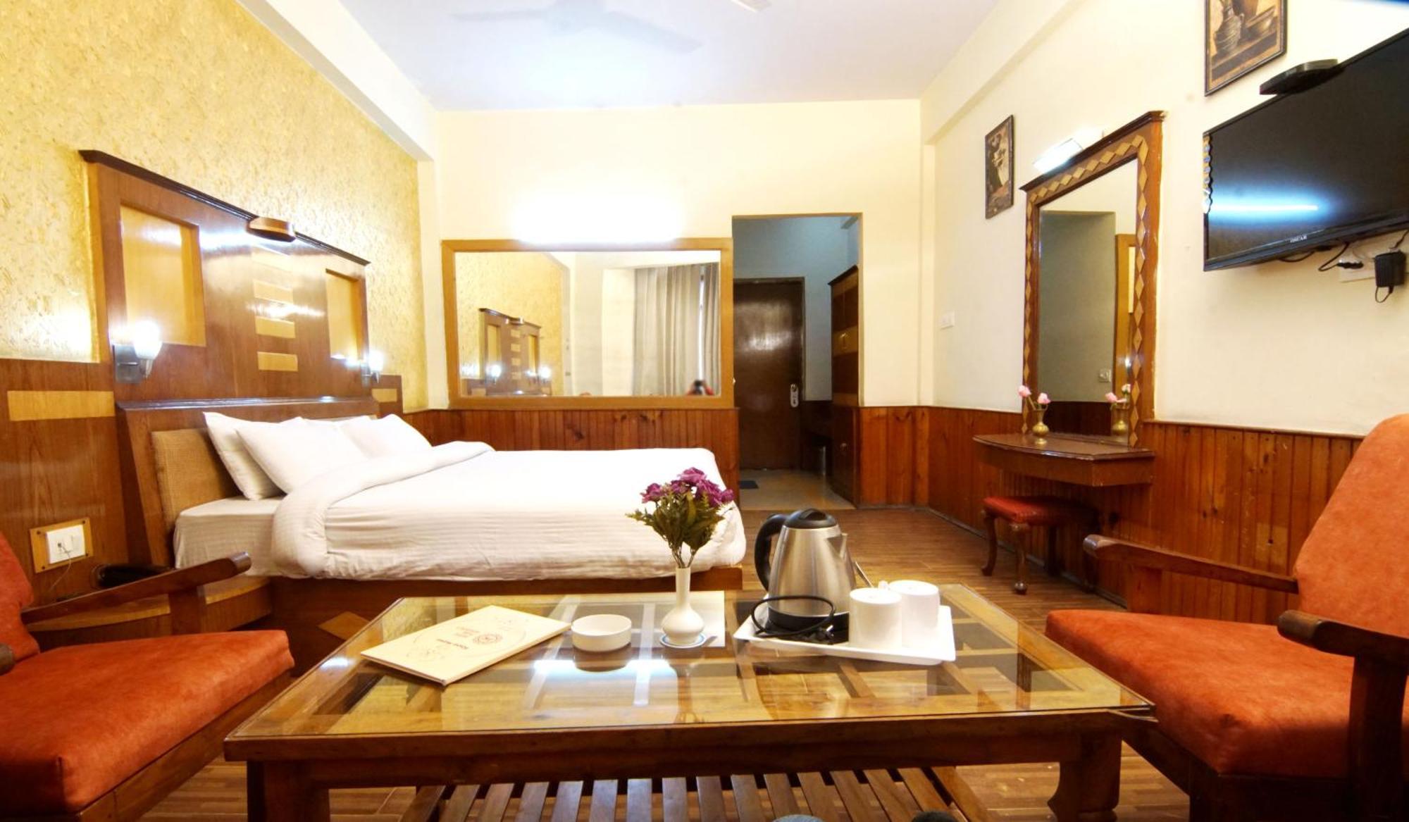 Hotel Park Residency Manāli Exteriér fotografie