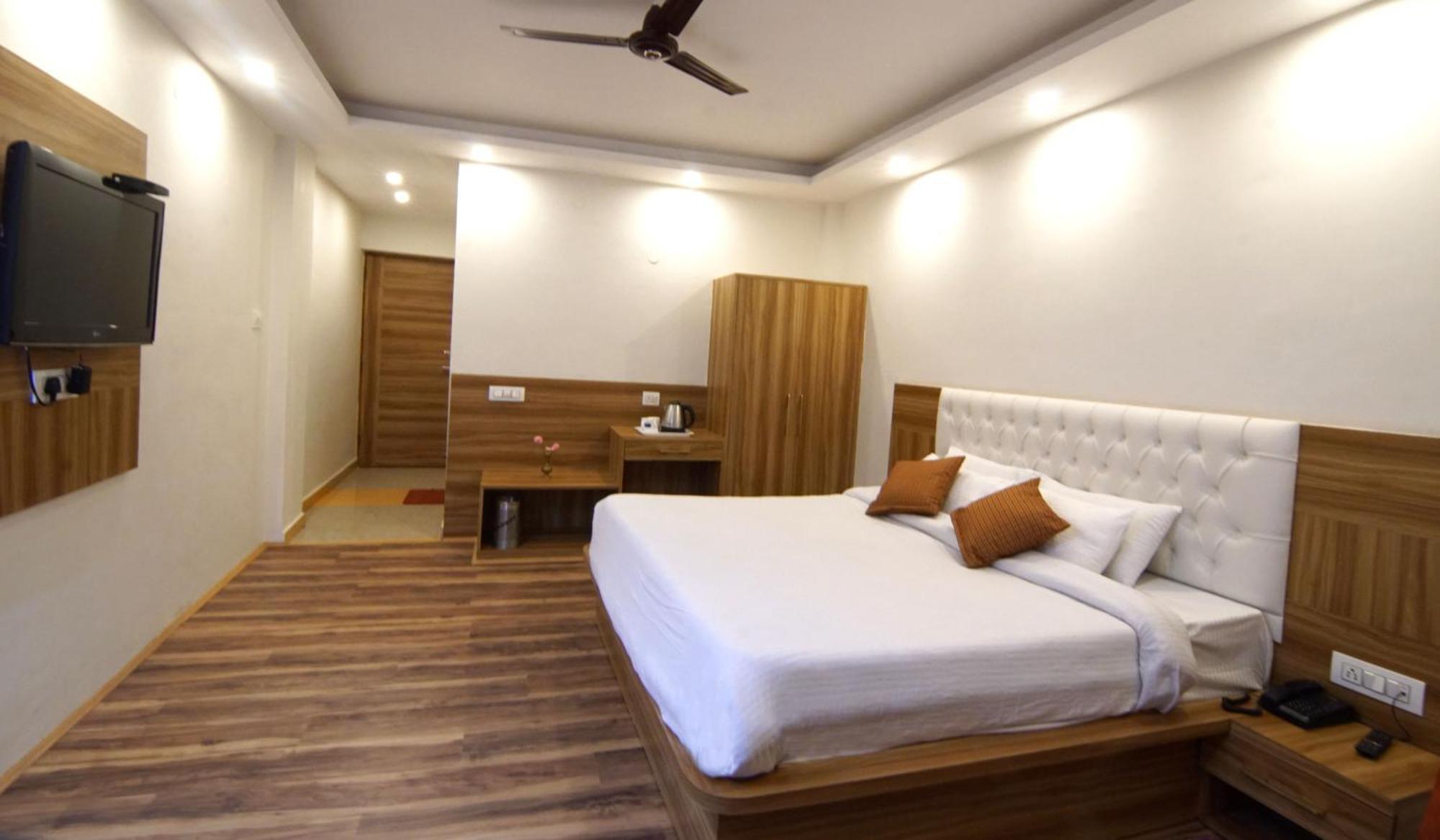 Hotel Park Residency Manāli Exteriér fotografie