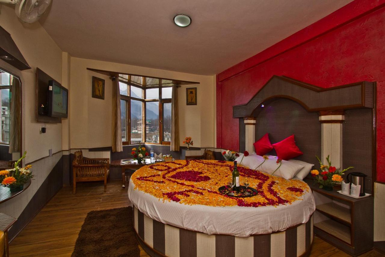 Hotel Park Residency Manāli Exteriér fotografie